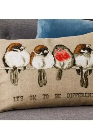 Vogeltjes op stok borduurkussen - Permin of Copenhagenborduurpakket Laatste Kans