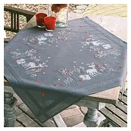 Beste Prijs Vervaco borduurpakket tafelkleed Bosdieren in de winter PN-0202652 voorbedrukt