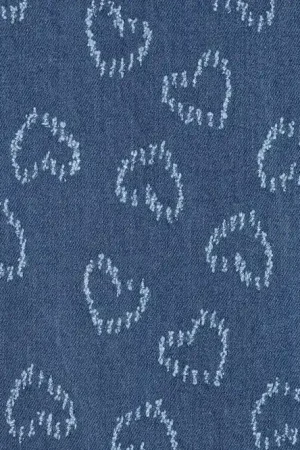 Denim jacquard stof, hartjes, jeansblauw. P525 Direct Beschikbaar