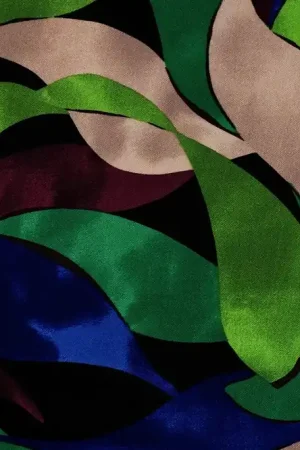 Viscose satijn stof, bladprint, groen/blauw/paars/zand/zwart. Y765 Flitsaanbieding