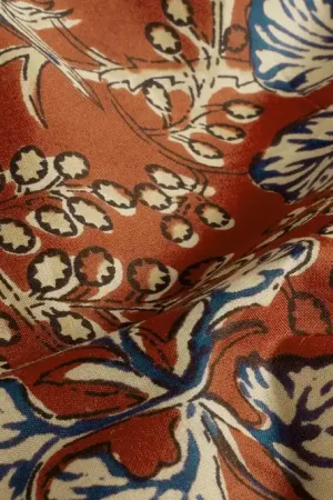 Actieprijs Batik poplin voile katoen stof, bladprint, steenrood/zand/jeansblauw. Y656