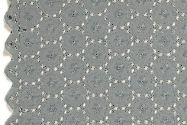 Beste Prijs Embroidery stof, bloem print, zelfkant schulp ,staalblauw. X158