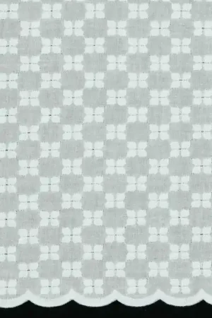 Aanbieding Broderie stof, wieber bloemetjes motief, wit. C175