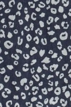 Beperkte Voorraad Soepele jeans stof, panterprint, donker jeansblauw/offwhite. A0563