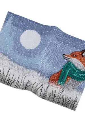 Op = Op Borduurpakket Passport cover -The winter fox -PANNA